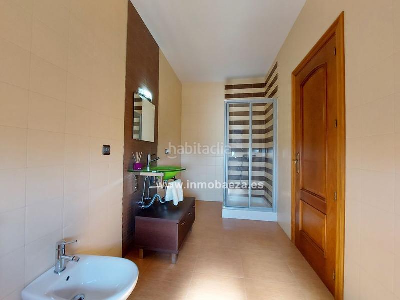 Foto 0427e56a-e0a6-4ad5-b35e-65fc3e0252a8. Xalet amb calefacció aparcament a Baeza