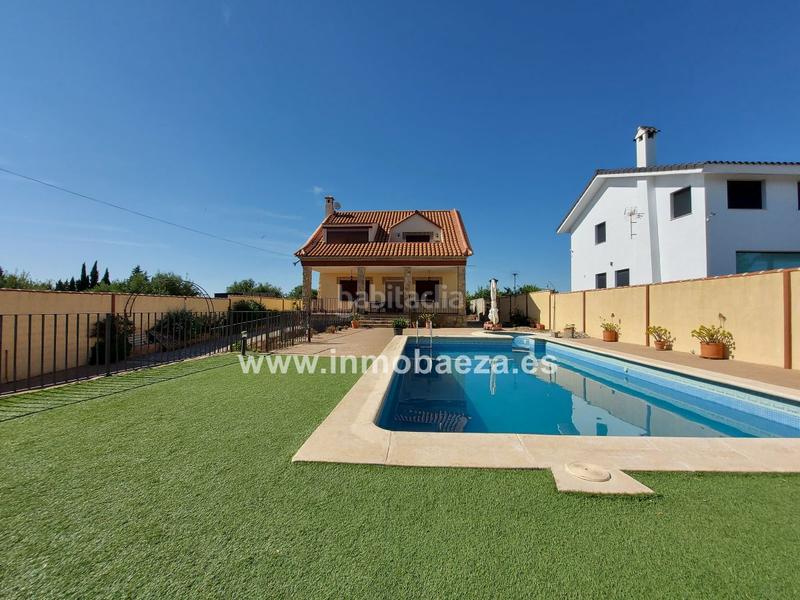 Foto 555e0d02-72a5-4136-92cd-f842c5c9fc72. Xalet amb calefacció aparcament a Baeza