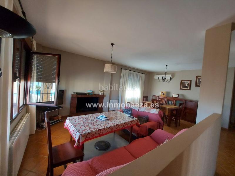 Foto a220d258-be30-481e-b3b4-950541215616. Xalet amb calefacció aparcament a Baeza