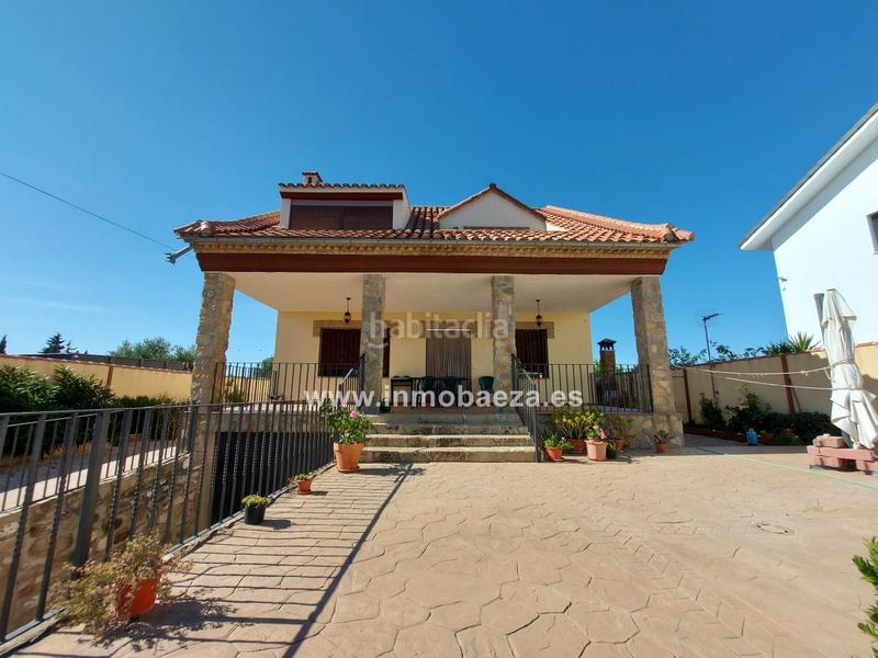 Foto a2e144e5-9a34-444f-9dd1-4cd2bd75d5b5. Xalet amb calefacció aparcament a Baeza
