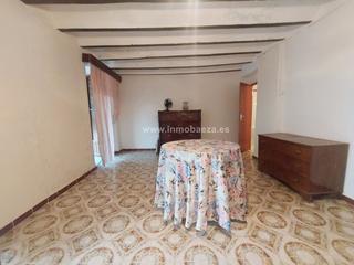 Casa en Baeza. Casa en venta en centro  san francisco, 4 dormitorios.