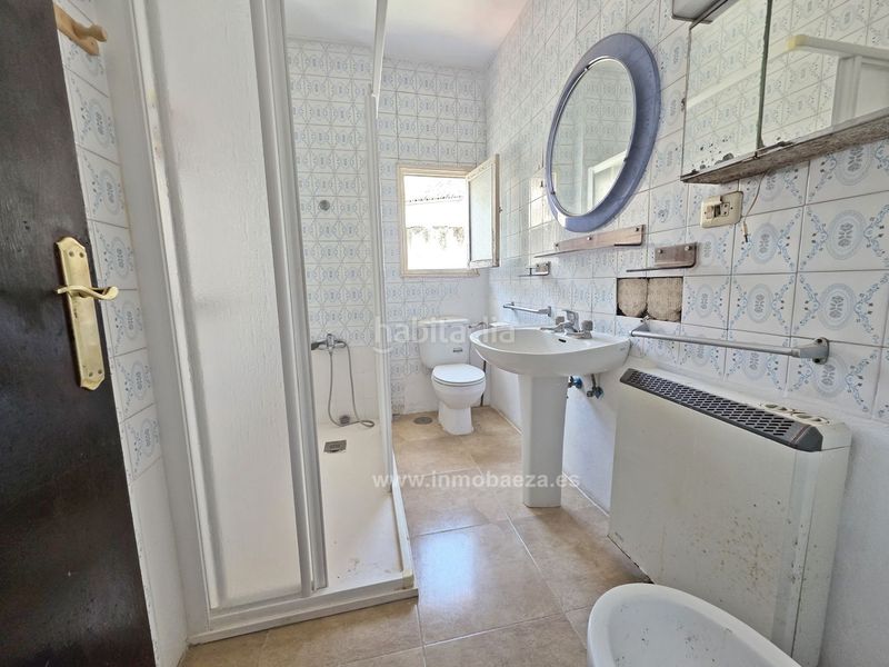 Foto f1ed795d-7ef4-4d37-ac48-f32357d146c6. Casa a Baeza