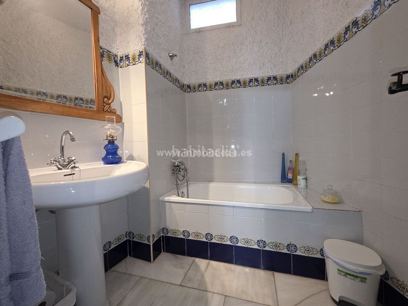 Foto f3c8b5ee-ecc8-4d38-a76b-d87445950a63. Casa amb calefacció a Baeza