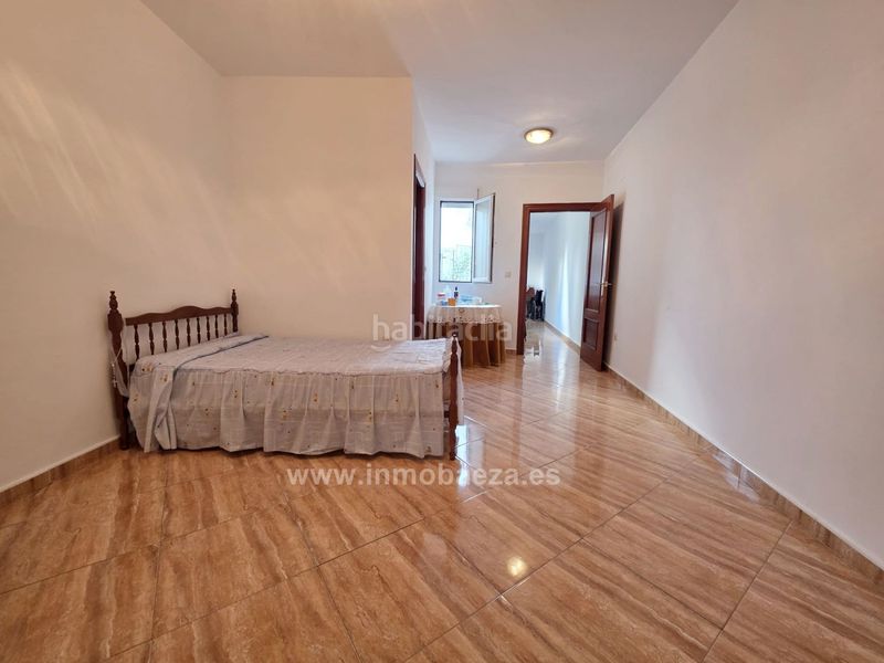 Foto d00c1861-49c6-4c3a-b3bd-c3571f142313. Casa a Baeza