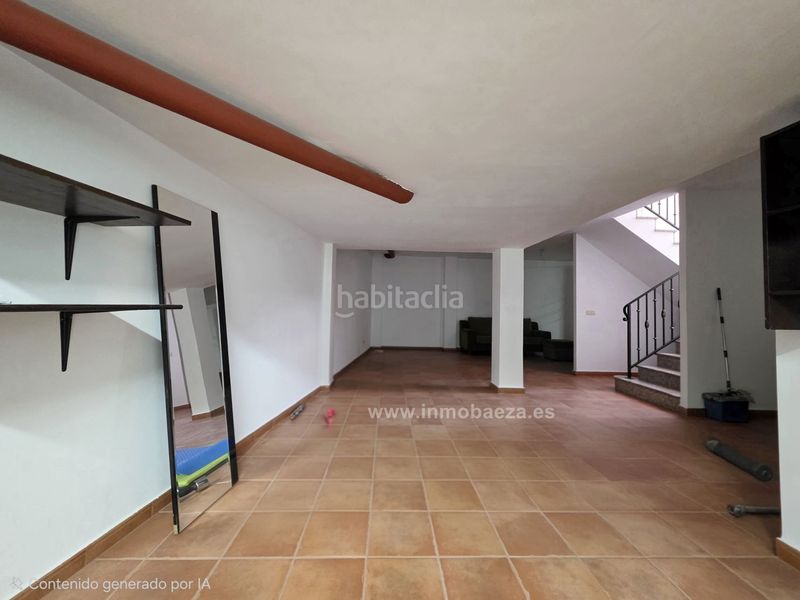 Foto 425cddf2-9645-46a1-ae92-bfd602395476. Casa amb calefacció aparcament a Baeza