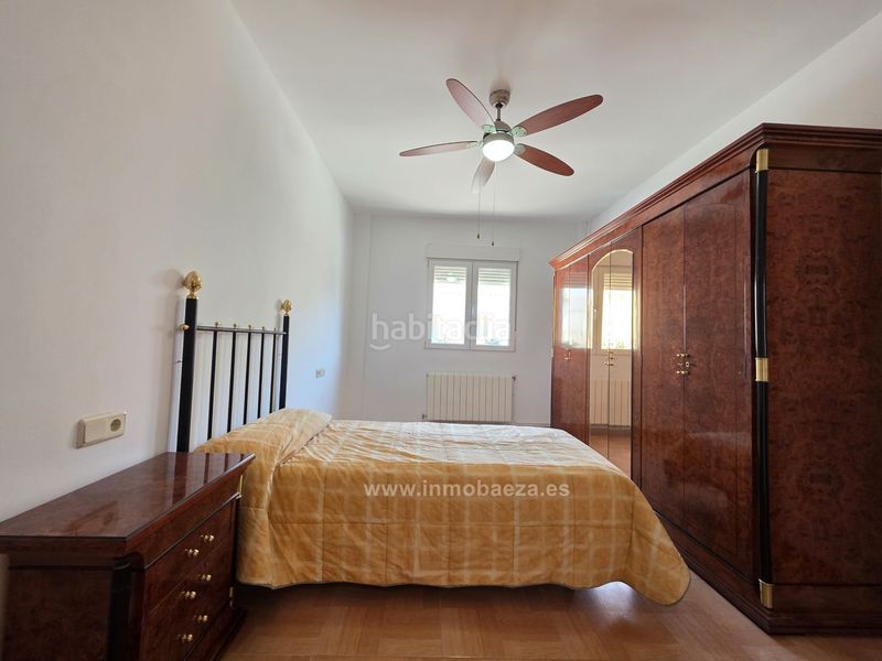 Foto 73b38916-8433-48e0-abee-d27be4784e75. Casa amb calefacció aparcament a Baeza