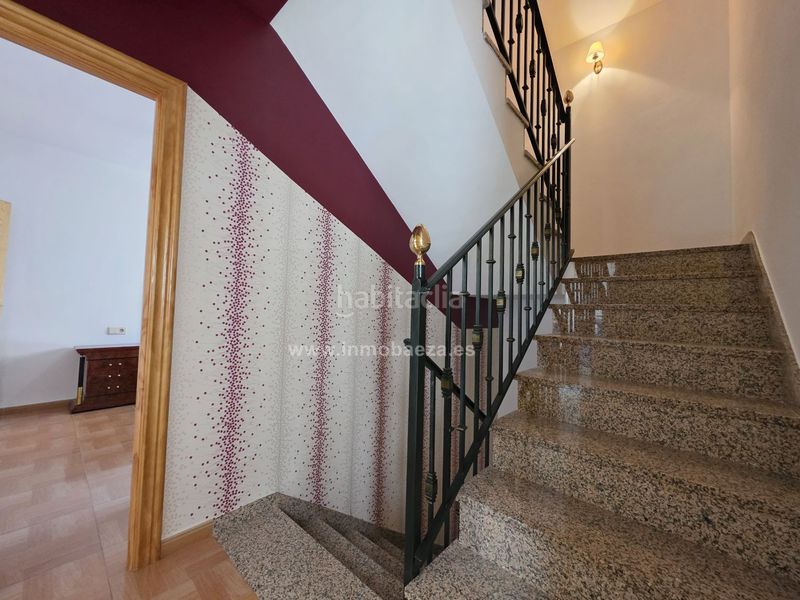 Foto a228460d-5bc5-4d58-8260-16757dea4218. Casa amb calefacció aparcament a Baeza