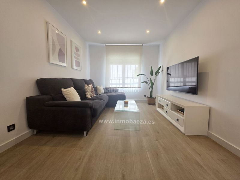Foto 559c3467-d67f-4adb-9045-286974aa1338. Casa amb aparcament a Ibros