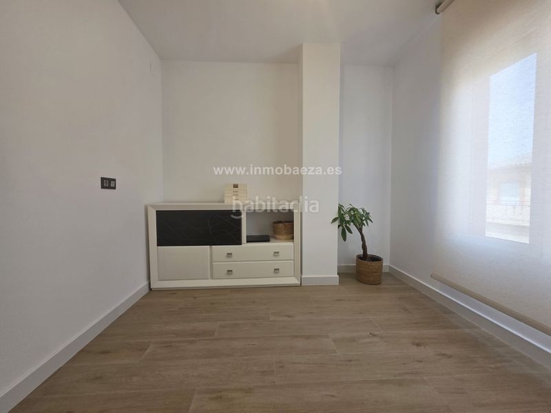 Foto d5fdc50d-bb15-4ab0-900d-4f70452a80e8. Casa amb aparcament a Ibros
