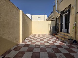 Casa a Baeza. Casa en venta en barrio andalucía, 4 dormitorios.