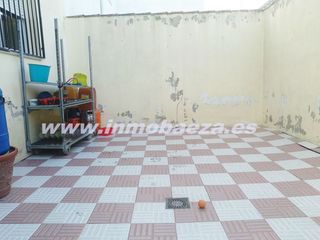 Haus in Baeza. Casa en venta en barrio andalucía, 4 dormitorios.