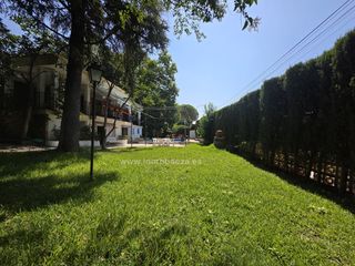 Chalet à Baeza. Chalet en venta en la yedra, 5 dormitorios.