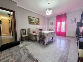 Rent Flat in Baeza. Piso en alquiler en barrio andalucía, 3 dormitorios.