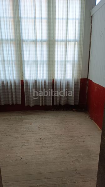 Foto c1abdcfa-98f6-459a-8da9-7f772adb92b9. Edificio en rúa campo de puente 9 en Vilalba