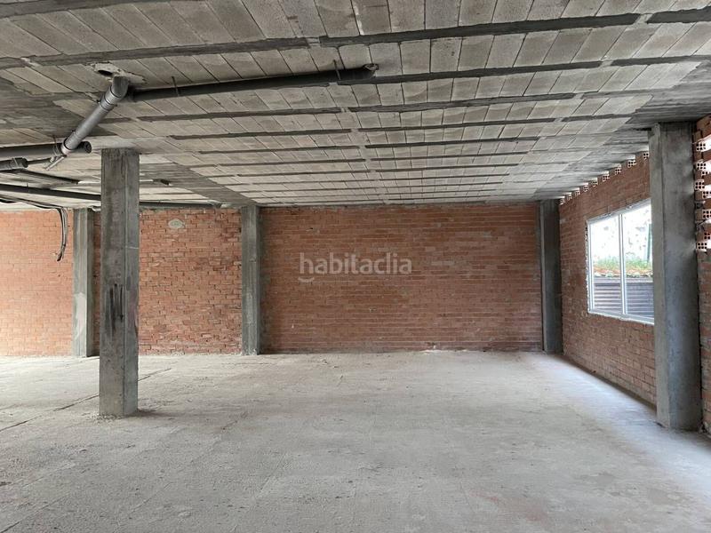 Foto ea6a89c0-f177-446c-a4a2-f8e98bca1ced. Lloguer local comercial a avenida la paz 7 a Llanes pueblo Llanes