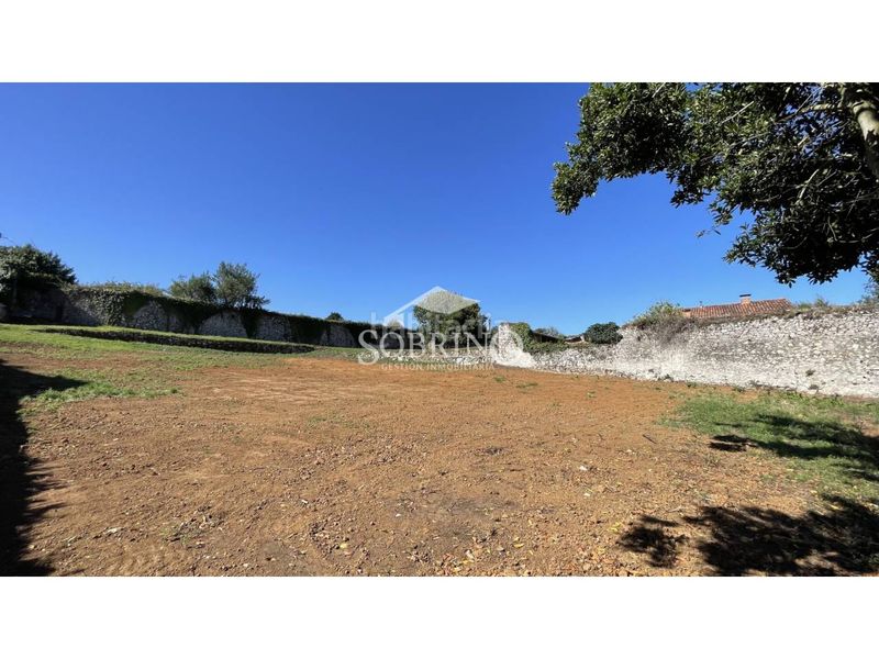 Foto db93d616-fc7e-4bd3-9eb9-b44175af2d3e. Finca rústica a calle tieves 1 a Llanes pueblo Llanes