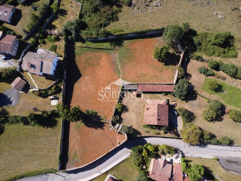 Foto df2f12b9-7cbd-4e17-8a97-0209f2aa259b. Finca rústica a calle tieves 1 a Llanes pueblo Llanes