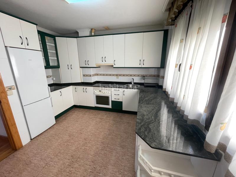 Foto d69f0179-3a4e-46d6-a382-5c77cf5d017f. Pis a calle tomás gutiérrez herrero 13 a Llanes pueblo Llanes