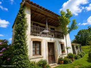 Casa en Calle san roque 55. Rehabilita esta casa y ten tu vivienda a 5 min. de la costa llan