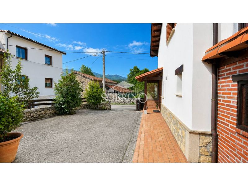 Foto d256b9cc-39e2-4be8-81d2-40cd85cd5f17. Casa a calle andrin 1 a Cué-San Roque-Andrín Llanes