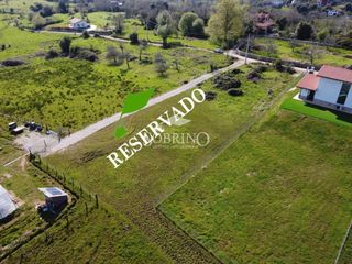 Terreny residencial  Calle parres. Oportunidad unica ! finca de más de 1.500 m2  con licencia y pro