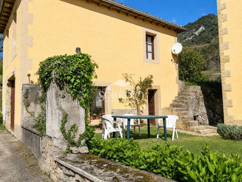 Foto a254eedc-9134-4993-9e93-dcff111c541f. Casa a Peñamellera Baja
