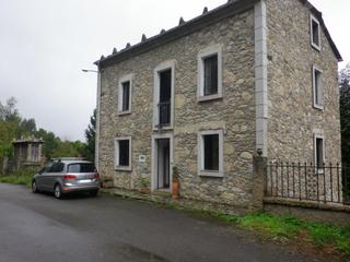 Casa a Ourol. Casa lista para vivir muy amplia