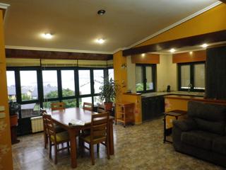 Chalet en Viveiro. Excelentes vistas caminando a la playa