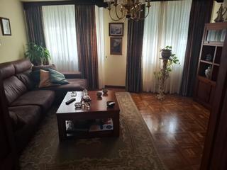 Casa adosada en Viveiro. Lista para vivir en el casco historico