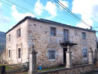 Masía en Viveiro. Casa tipo pazo con mucho potencial