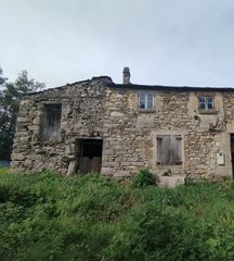 Maison à Viveiro. Casa de piedra para reformar con mucha finca  a 10 minutos de la