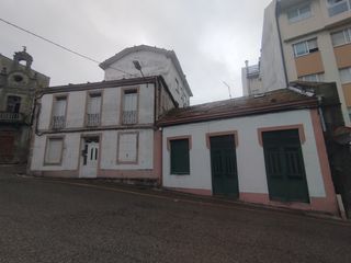 Casa a Viveiro. Casa con jardin   a escasos metros de la playa