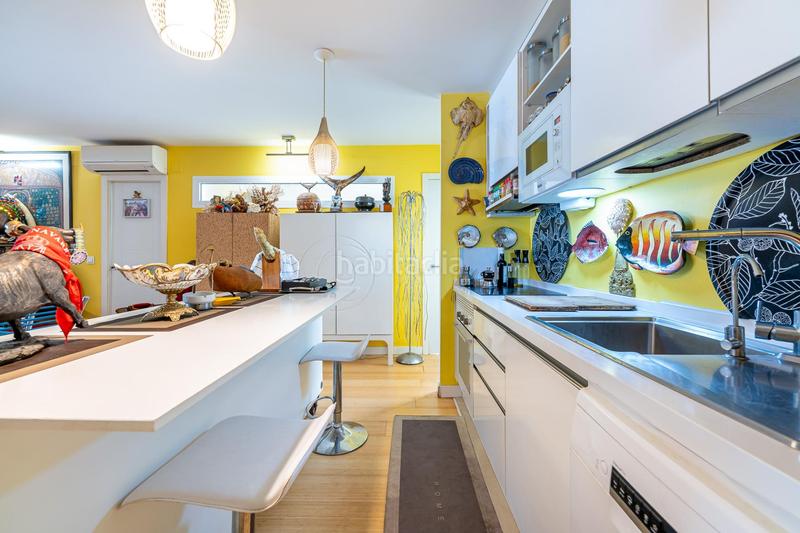 Foto 1abc1b6b-4050-4332-9378-c6f70832d340. Penthouse in calle martinez catena 9 in Puerto Deportivo Fuengirola