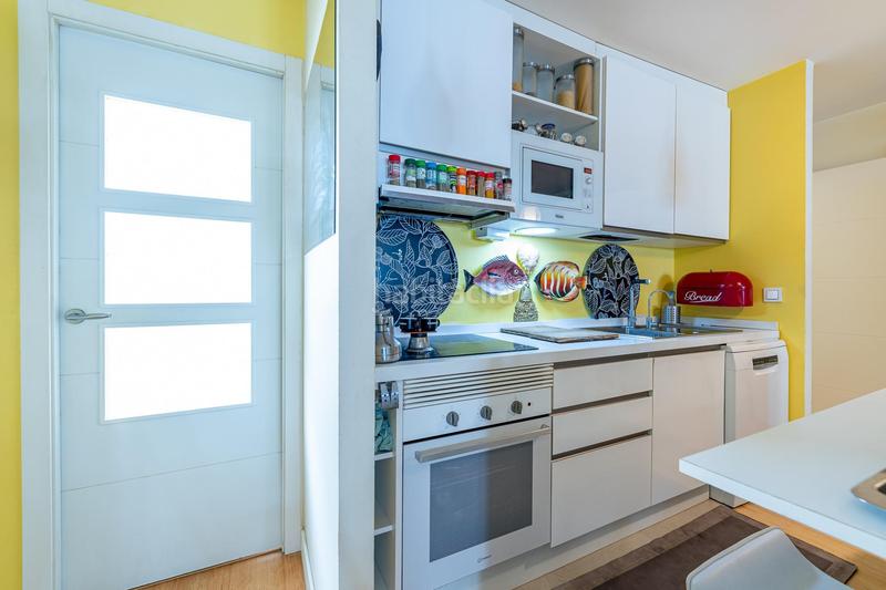 Foto 2ef51e26-b925-4cbf-8e56-1d024fbcf210. Penthouse in calle martinez catena 9 in Puerto Deportivo Fuengirola