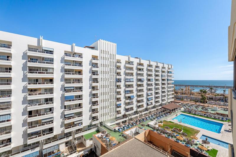 Foto dd9b547f-b09f-46f9-8a21-a3fd5d90c298. Penthouse in calle martinez catena 9 in Puerto Deportivo Fuengirola
