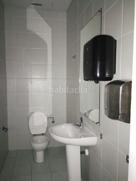 Foto 4f8f5ead-51c7-479b-8f8e-397dca13746b. Rent business premise in rua eusebio da guarda 4 in Coruña (A)