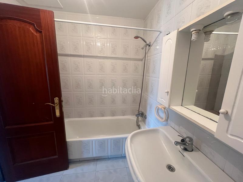 Foto ce97ebba-6b8f-4f29-b8ce-ee82960f27e4. Location appartement avec chauffage parking dans Cerceda