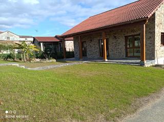 Casa a Fonte 5b. Casa unifamiliar con finca