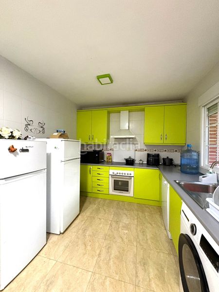 Foto 924468a2-d455-434c-b507-132c7acca3ed. Xalet amb aparcament a Yeles