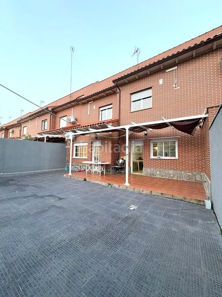 Foto a43c86c0-41af-45e4-a154-1de38e31f730. Xalet amb aparcament a Yeles