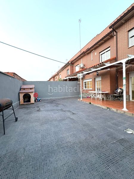 Foto d946f992-b8d4-4a41-ab24-131a698fb185. Xalet amb aparcament a Yeles