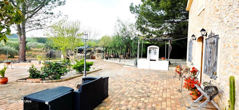 Foto e8780db0-772b-4733-8881-bc7178110a14. Mas avec piscine dans Useres (les)