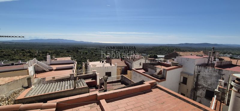 Foto 006c9702-0a93-4cea-97f9-dd8f1756fdfc. Casa adossada a Rossell