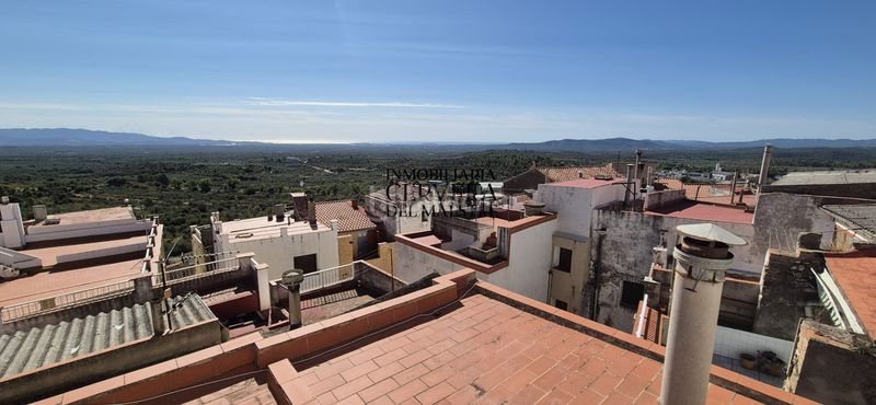Foto 2a008849-2a0f-4718-9e00-81b664ee1229. Casa adossada a Rossell