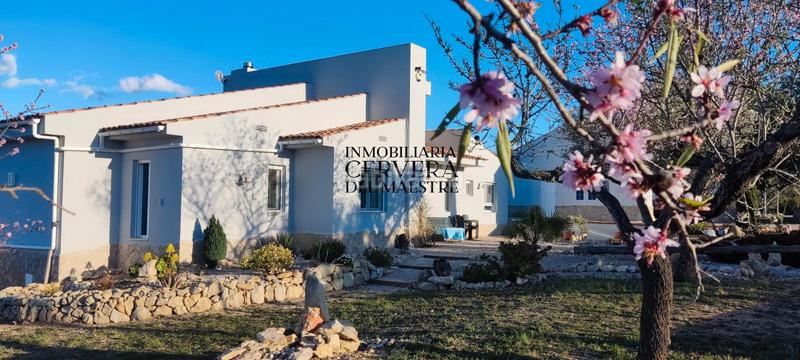 Foto 5f432794-fc98-40f4-a1ff-0eea6ebcbe20. Chalet  independiente con piscina en ubicación privilegiada con espectaculares vistas al mar en Cervera del Maestre