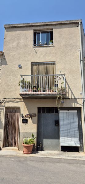 Foto b923f3f7-06e3-42f2-8573-aa3356b2f415. Casa adossada a Torre Endoménech