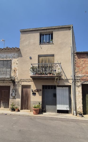 Foto eed7ebb8-9f33-43dd-a7a4-a92b217aa72b. Casa adossada a Torre Endoménech