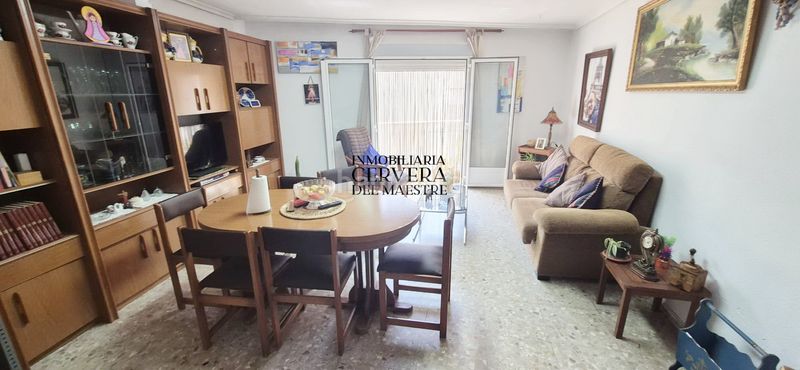 Foto f0831f75-66bb-4e59-af1c-b1cb2f8cb9ad. Casa adossada a Torre Endoménech