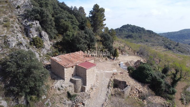 Foto bfb671be-e8e6-46f0-8261-11e60b5c8acc. Masia a Sierra Engarcerán