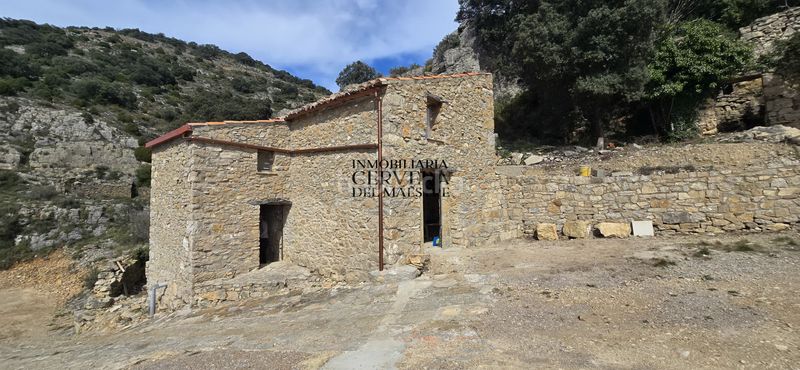 Foto d2dc6793-af35-42f2-af78-143905047b41. Masia a Sierra Engarcerán